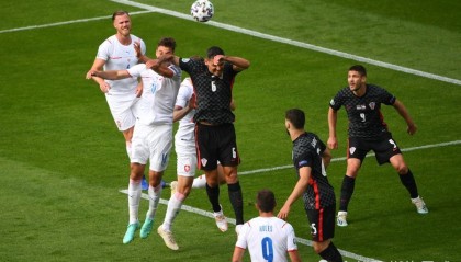  森林狼末段崩盘错失晋级良机  