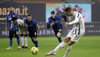  尤文图斯争议判罚受益保住联赛领头羊位置  